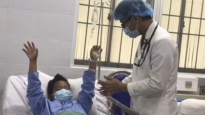 Cứu sống bệnh nhi 11 tuổi vỡ túi phình mạch máu não 