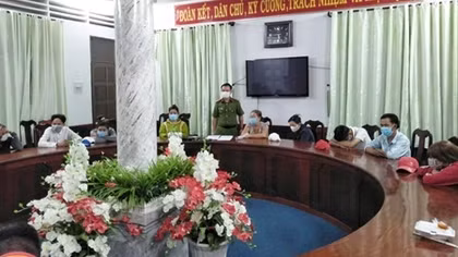 Tụ tập đánh bạc trong thời điểm giãn cách xã hội 