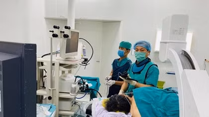 Cứu sống cụ bà 81 tuổi bị suy đa cơ quan do nhiễm trùng đường mật