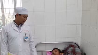 Cần Thơ lần đầu tiên nối mạch máu vi phẫu không dùng kim khâu
