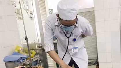 Hai bệnh viện phối hợp cứu sống mẹ, con sản phụ nguy kịch