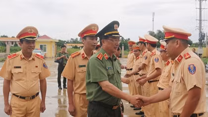 Thứ trưởng Nguyễn Văn Thành làm việc với Thủy đoàn II Cục CSGT