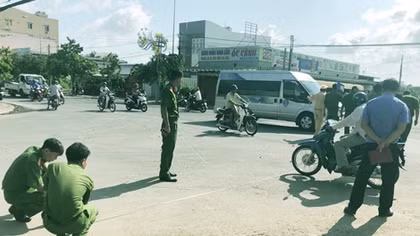 Bị đâm chết vì không “bo” cho tiếp viên 