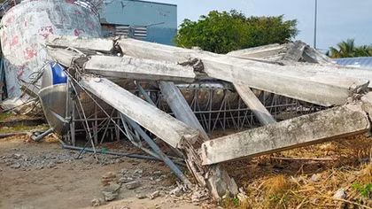 Đài nước Trung tâm y tế huyện bị sập sau hơn 4 năm sử dụng