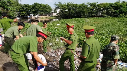 Tuổi trẻ lực lượng vũ trang Sóc Trăng ra quân bảo vệ môi trường