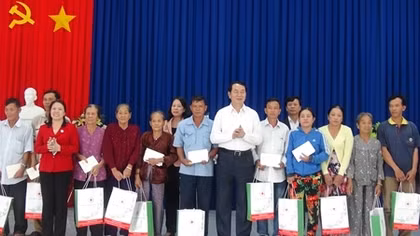Chủ tịch nước Trần Đại Quang thăm và làm việc tại tỉnh An Giang