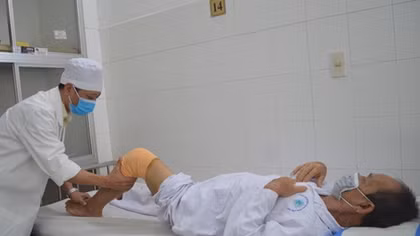 Lần đầu tiên tại ĐBSCL thay lại thành công khớp gối nhân tạo