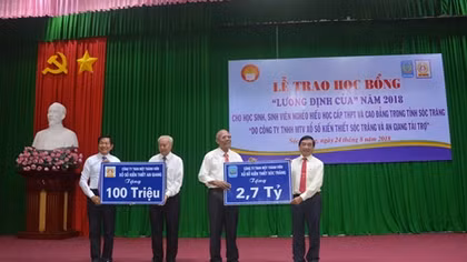 Trao học bổng cho học sinh, sinh viên nghèo tỉnh Sóc Trăng