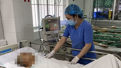Lần đầu tiên cứu sống bệnh nhân xuất huyết não bằng kẹp cổ túi phình 