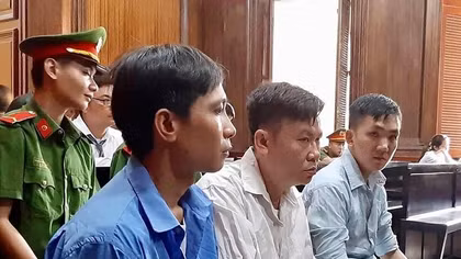 Lưu hành tiền giả, cả nhóm vào tù