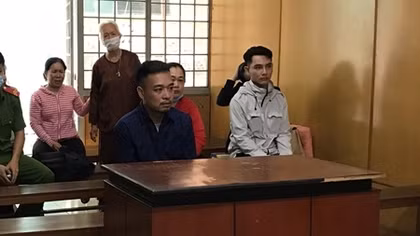 Cơn ghen kinh hoàng từ mối tình đồng tính tay ba