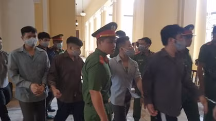 Tý “bà dòm” thích trữ "hàng nóng"