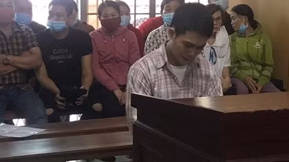 Sát hại em trai vì không chịu mua thức ăn