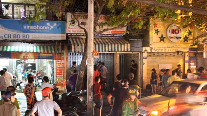 Gần ngày Valentine, cửa hàng gấu bông bị cháy rụi