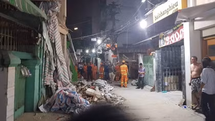 Sập mái nhà đang thi công, một người tử vong