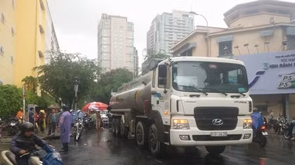  Va chạm với xe bồn, một nữ sinh viên tử vong thương tâm