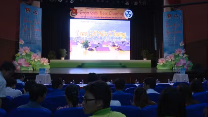 Đêm nhạc "Trao gởi yêu thương" ủng hộ đồng bào miền Trung bị lũ lụt