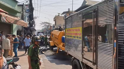 Bất cẩn, nữ sinh bị xe thùng xe trộn bê tông cán tử vong