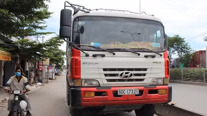 Người phụ nữ bị xe ben cuốn vào gầm tử vong