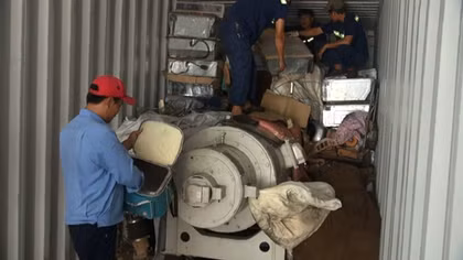 Phát hiện container chứa hàng nhập lậu tại cảng Cát Lái