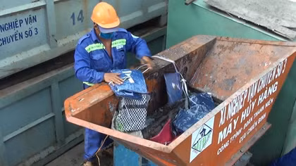 Tiêu hủy lô hàng nhập lậu hơn 10 tỷ đồng