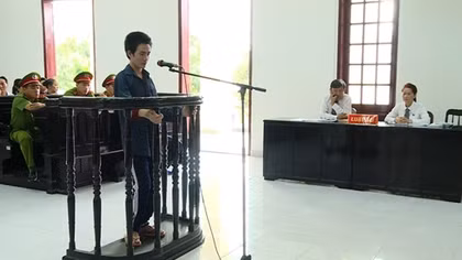 Cha hiếp dâm con đẻ lĩnh án chung thân