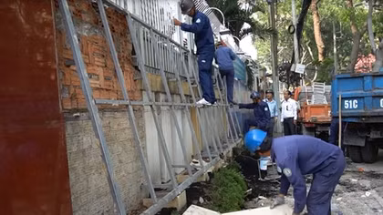 Tình trạng dừng, đỗ xe trên vỉa hè vẫn tiếp diễn