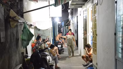 Hãi hùng thanh niên ngáo đá xông vào nhà đâm chết hàng xóm