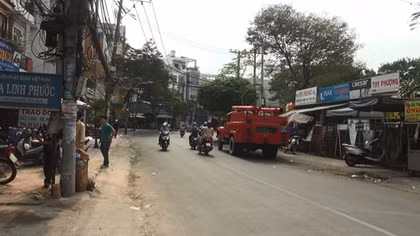 Hàng trăm thiết bị điện bị nổ do cháy nhà bên cạnh