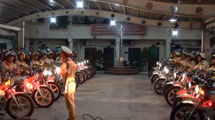 CSGT Công an TPHCM ra quân dịp cuối năm