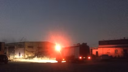 Kho giấy 2.000m2 bốc cháy