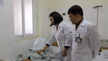 Suýt chết vì ăn nhiều hồng giòn lúc đói