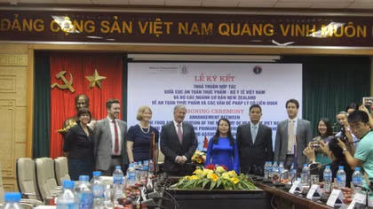 Việt Nam và New Zealand ký thỏa thuận hợp tác về an toàn thực phẩm