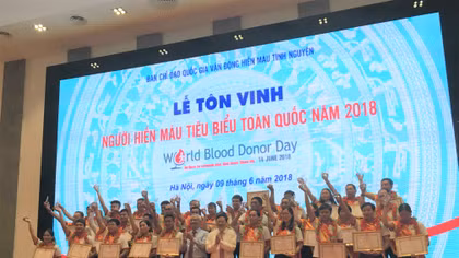 Tôn vinh 100 người hiến máu tình nguyện tiêu biểu