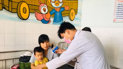 Chủ động giữa “tâm” dịch tay – chân – miệng và sốt xuất huyết