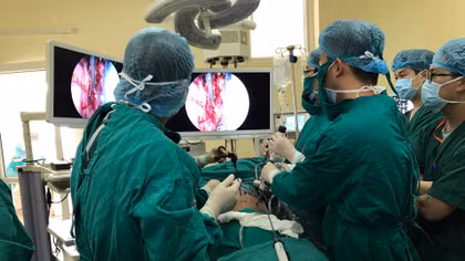 Ứng dụng kỹ thuật mới trong mổ nội soi ung thư thực quản