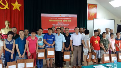 “Những trái tim đồng cảm” sẻ chia với các em nhỏ tật nguyền