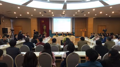 Y tế tư nhân: Nhiều vướng mắc nhưng cũng phải nhìn lại mình