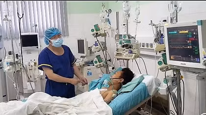 Chuyện chưa kể về "quả tim bay từ Hà Nội đi Huế cứu sống một thiếu niên"