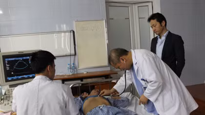 Tái tạo van động mạch chủ bằng màng tim tự thân ở Việt Nam