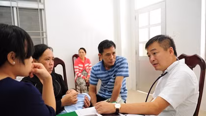 Không thể bắt người mua thẻ bảo hiểm y tế xuất trình đủ loại giấy tờ
