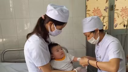 Nguy cơ bùng phát dịch bạch hầu, ho gà, sởi, viêm não Nhật Bản 