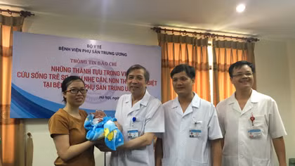 Kỳ tích cứu sống trẻ sinh cực non tháng, nặng 500gr