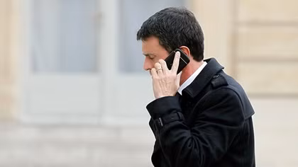 Pháp nổi cáu vì an ninh Israel bắt Thủ tướng Valls giao điện thoại di động