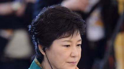 Tổng thống Hàn Quốc Park Geun hye cô đơn đón sinh nhật bằng…một bát mỳ
