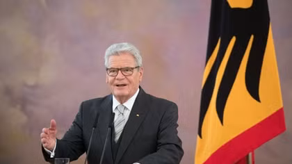 Tổng thống Đức Gauck kêu gọi châu Âu chống lệnh cấm nhập cư của Mỹ