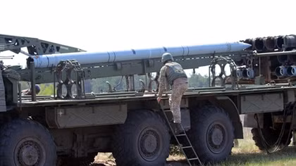 Ukraina chuẩn bị dùng pháo đa nòng chiến lực mới chống “phiến quân” miền Đông