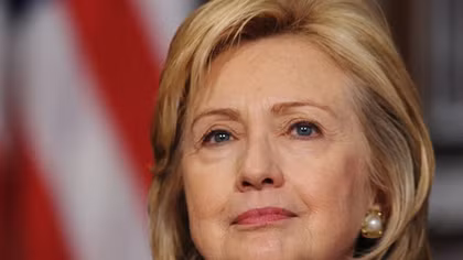 Hillary Clinton xuất bản hồi ký nói về thất bại tranh cử Tổng thống Mỹ