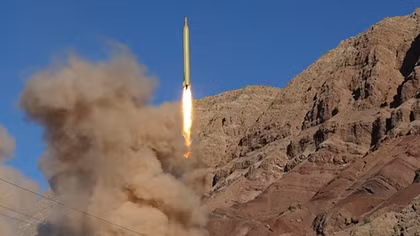 Iran lại bắn thử tên lửa để “nắn gân” Mỹ