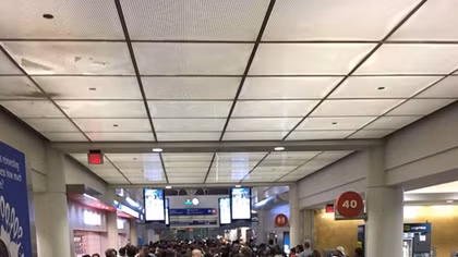 Xả súng tại sân bay Los Angeles